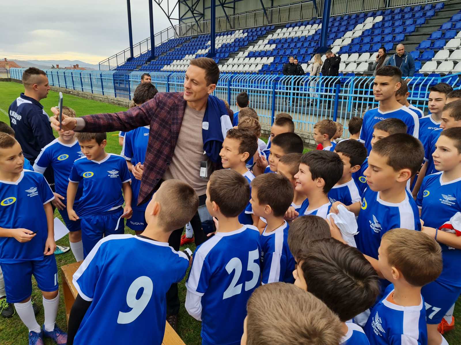 Nemanja-Matic-i-Skola-fudbala-Zelje-5 Nemanja-Matic-i-Skola-fudbala-Zelje-5