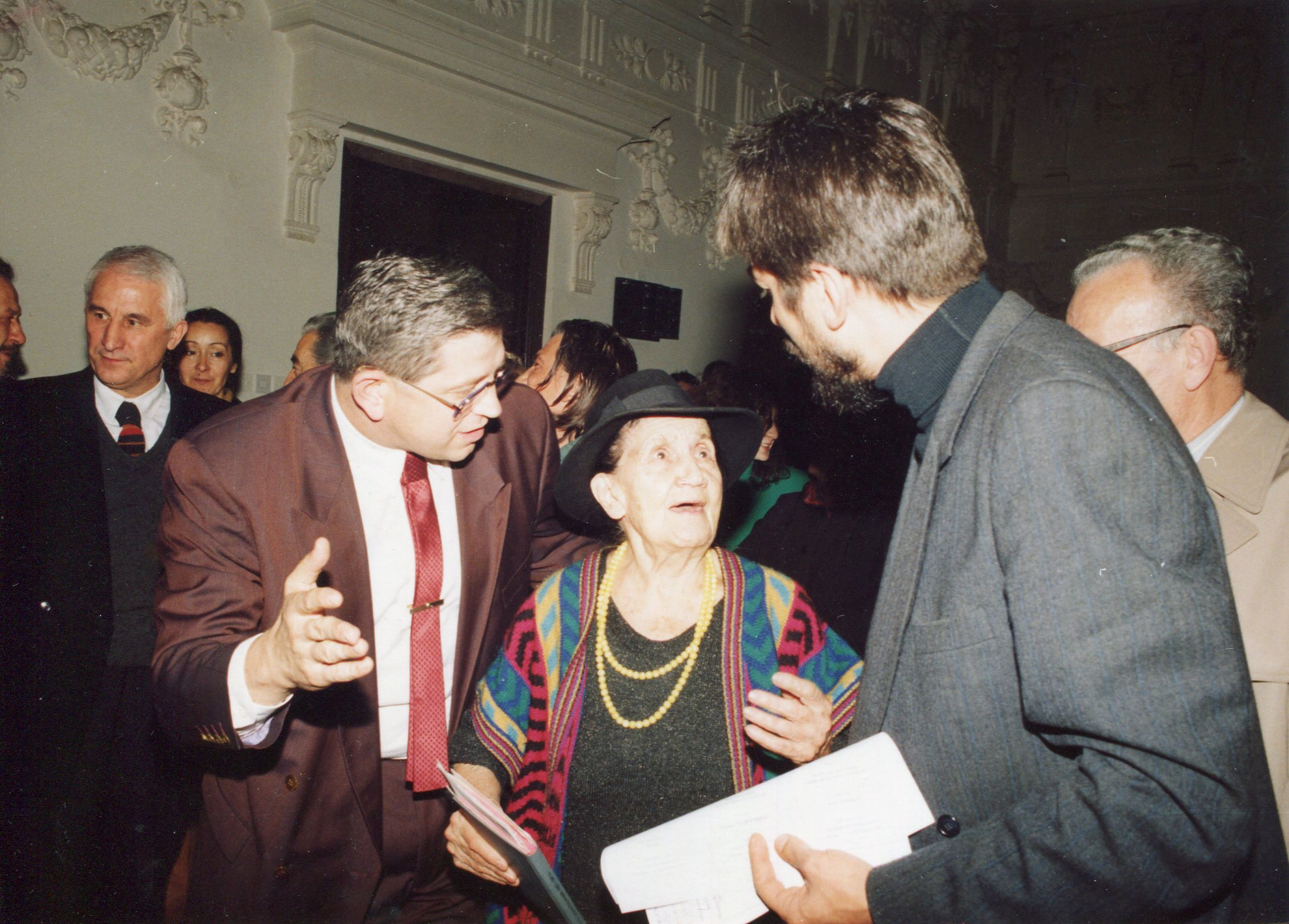 Sa-Desankom-i-Matojom-u-Valjevskoj-gimnaziji-Vojislav-Andric