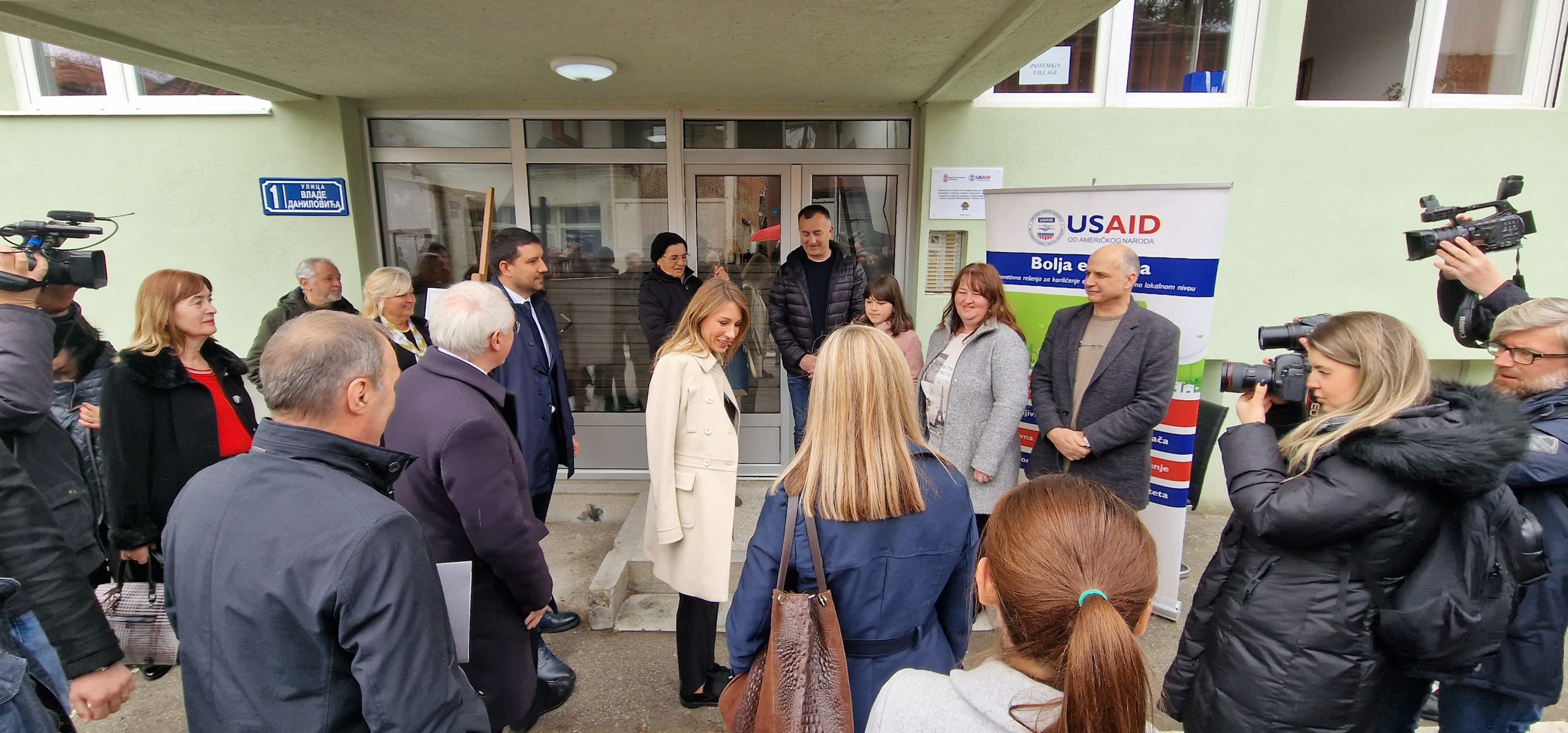 Dubravka-Dedovic-i-Kristofer-Hil-poseta-Valjevu-3