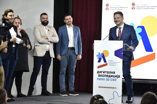 Ministar informisanja Jovanović