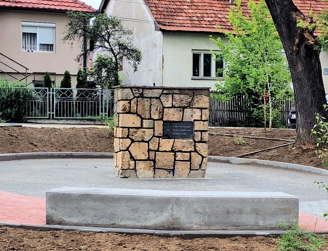 Spomen obeležje Tržnica Peti puk
