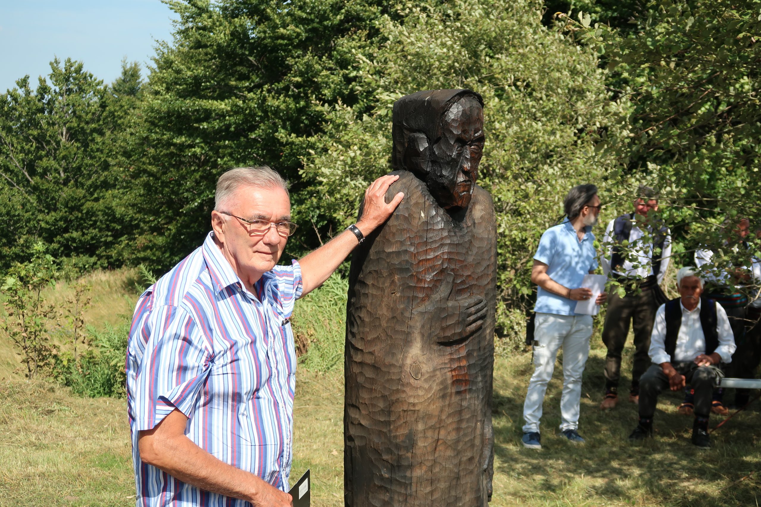 Dušan Kovačević otkriva skulpturu Petru Pajiću
