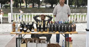 IMG-fff876297d14c3d8f066b423040936a8-V