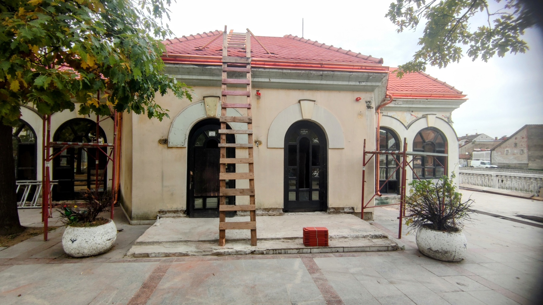 Objekat nekadašnje Valjevske banke kod Belog mosta, Valjevo (7)