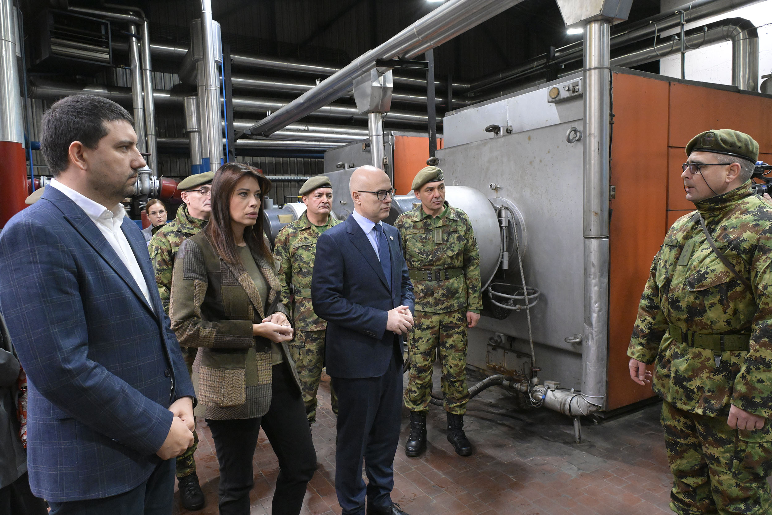 Miloš Vučević i Irena Vujović u Kasarni u Valjevu, foto - Ministarstvo odbrane