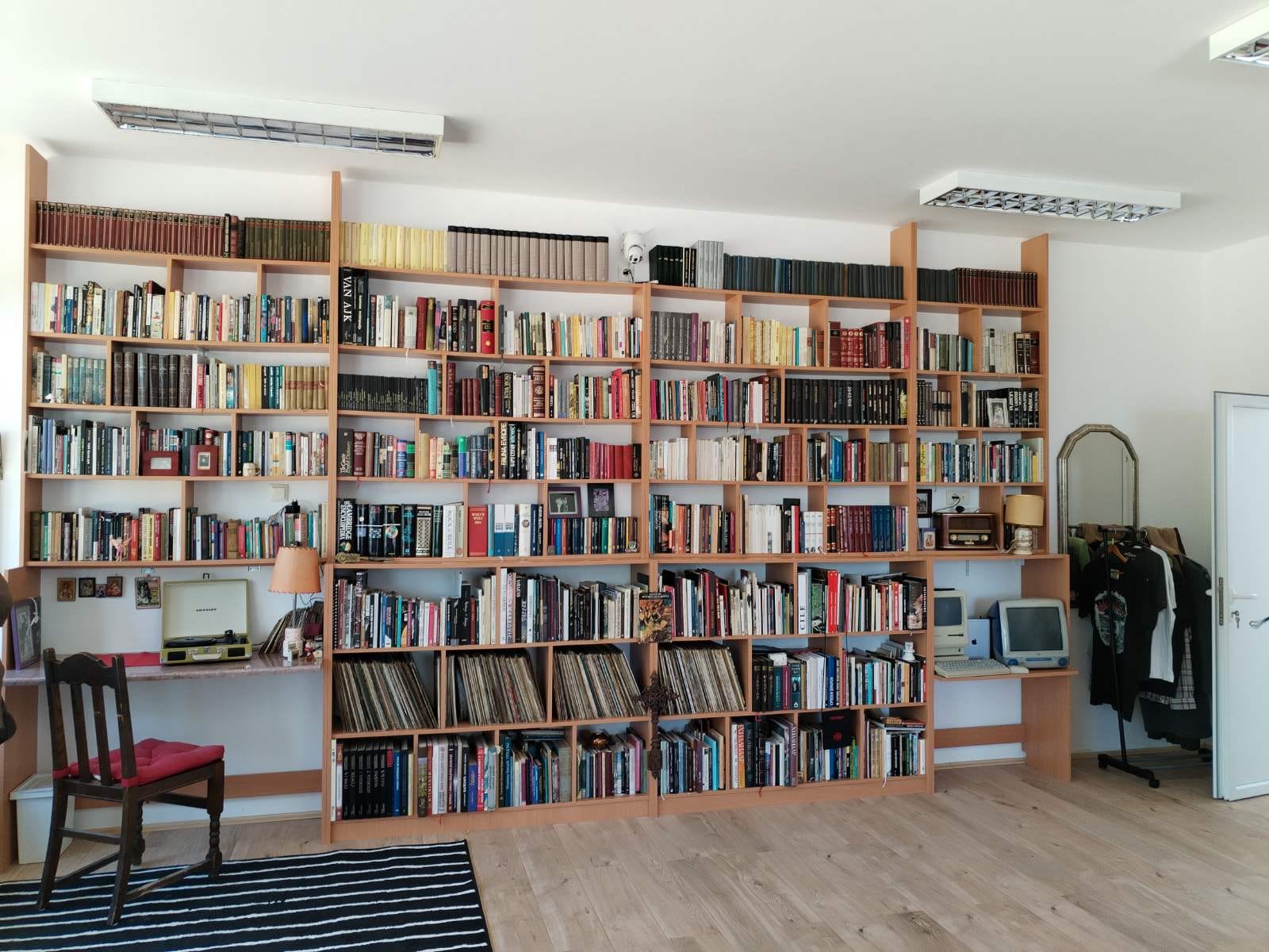 Legat 2 - biblioteka i deo licnih stvari