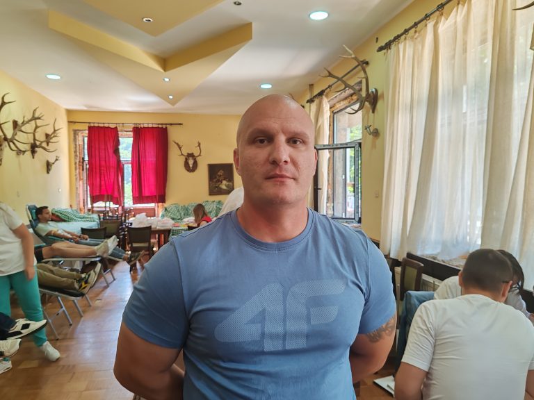 Predrag Milovanovic, predsednik Udruzenja Policajac 2004