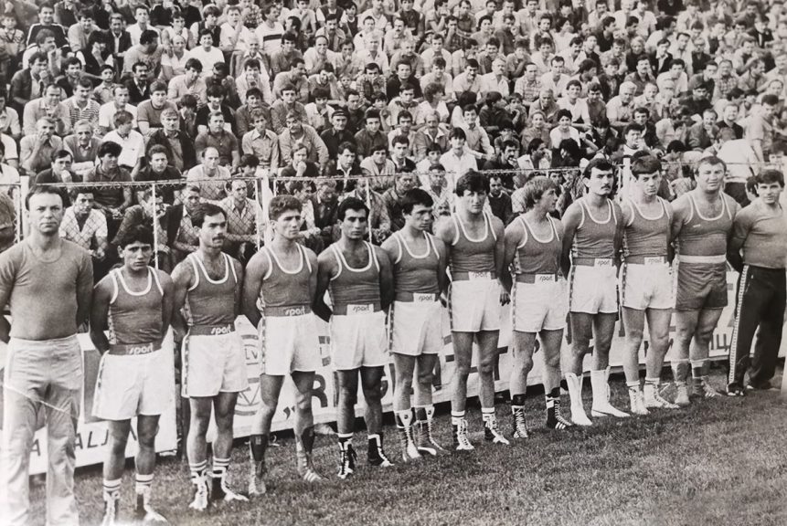 BK METALAC BK METALACLegendarna ekipa BK Metalac 80tih godina prošlog veka: S leva, prvi trener Lazić, Mahmutović, Maksimović, Pavlović, Danić, Tadić, Romanović, Jelić, Petarić, Glišić, Marić, pomoćni trener Jokić.