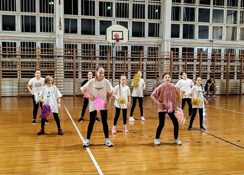 Humanitarni košarkaški turnir u Prvoj osnovnoj školi 