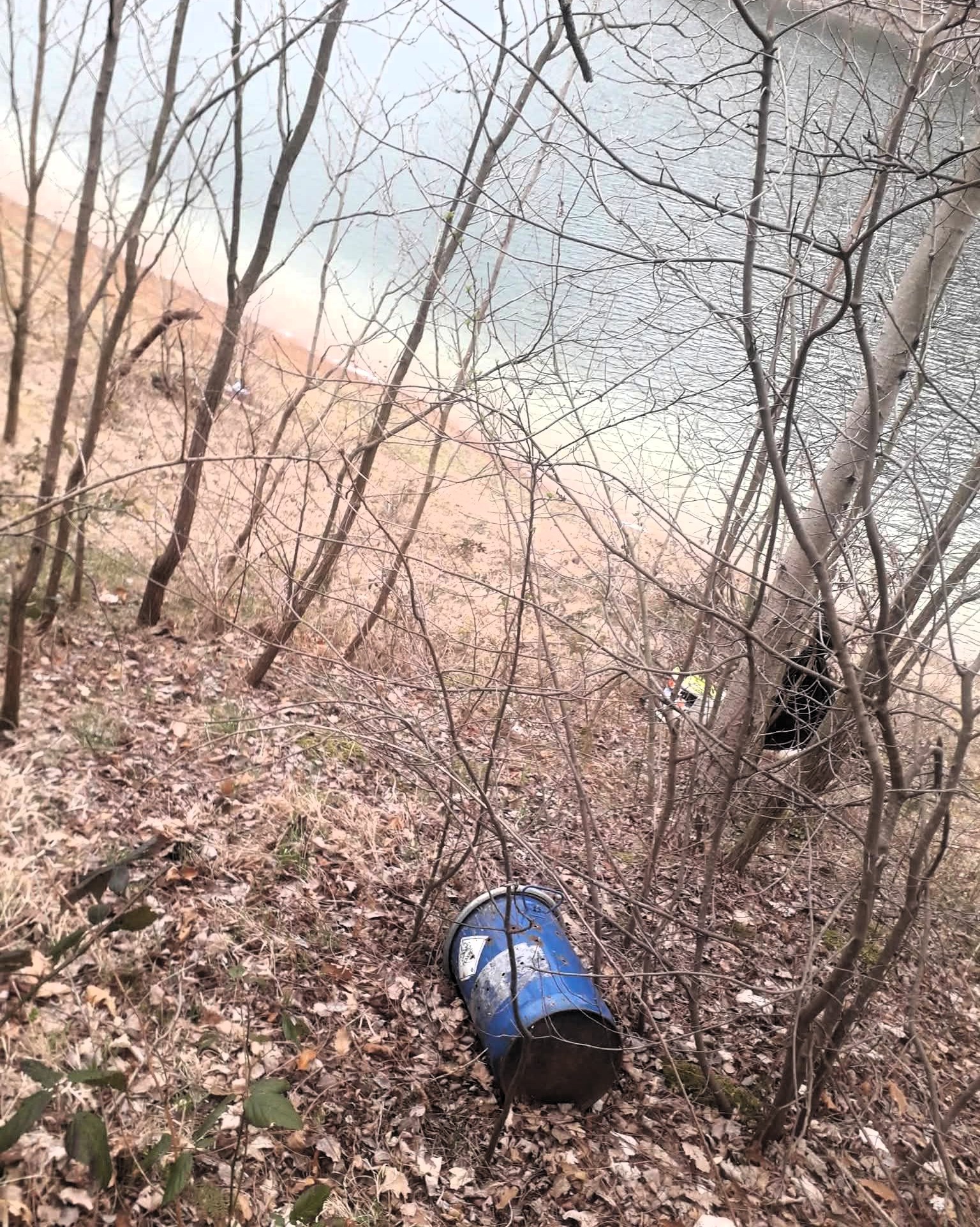 Jezero Stubo Rovni burići sa toksičnim otpadom (5)