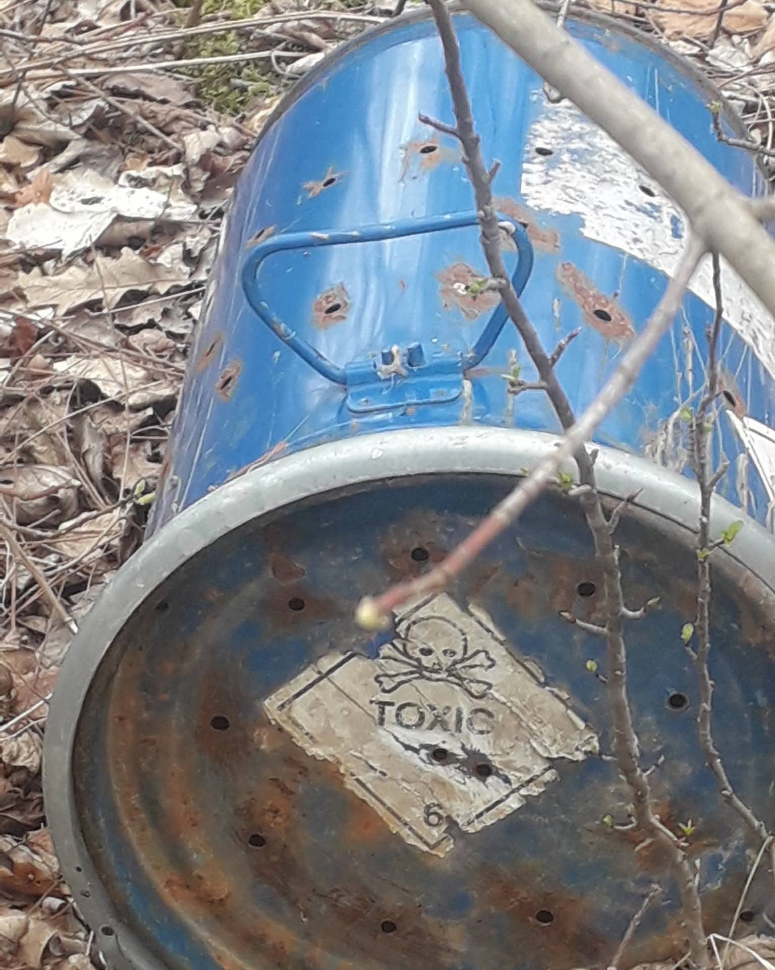 Jezero Stubo Rovni burići sa toksičnim otpadom (6)
