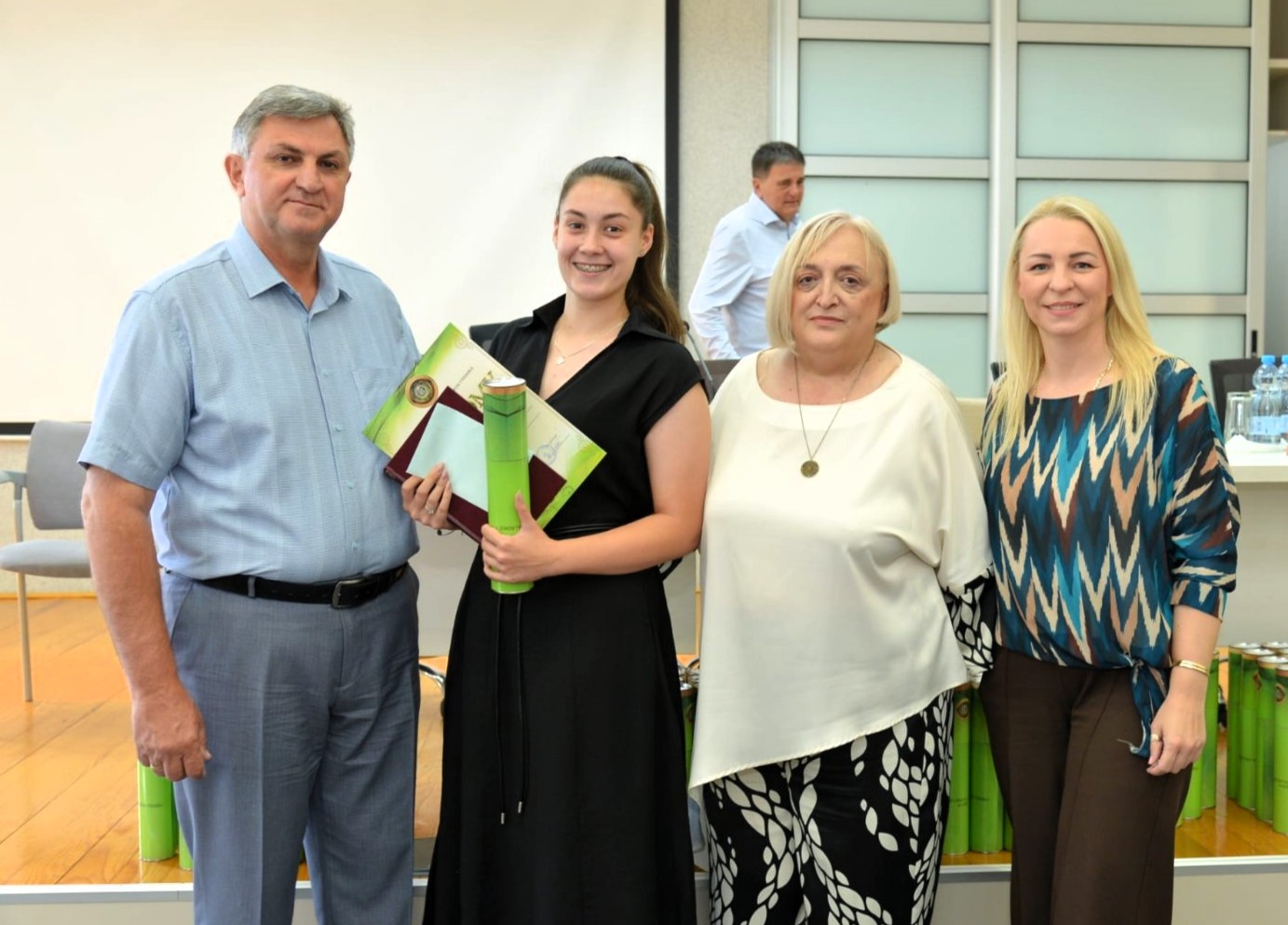 Lara Ćurguz (1) Lara Ćurguz (1)