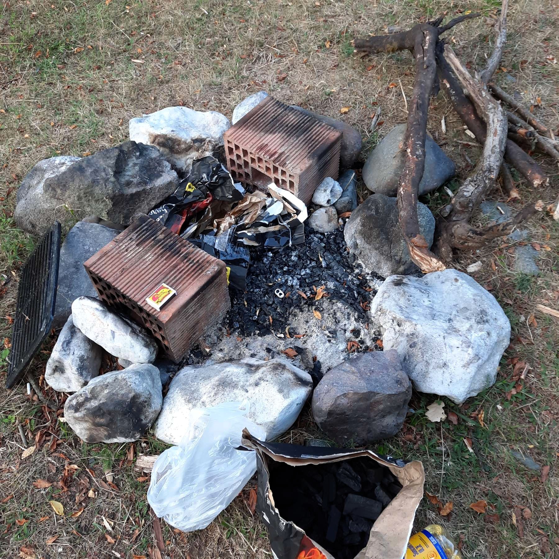 Gradac roštilj vatra (4)