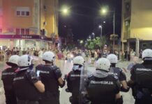MREŽA INTEGRITETA (BCBP) ODLOŽILA TRIBINU POVODOM GODIŠNJICE POLICIJSKE BRUTALNOSTI U VALJEVU: „NIKO NIJE ŽELEO DA USTUPI PROSTOR“ Policijska brutalnost 4