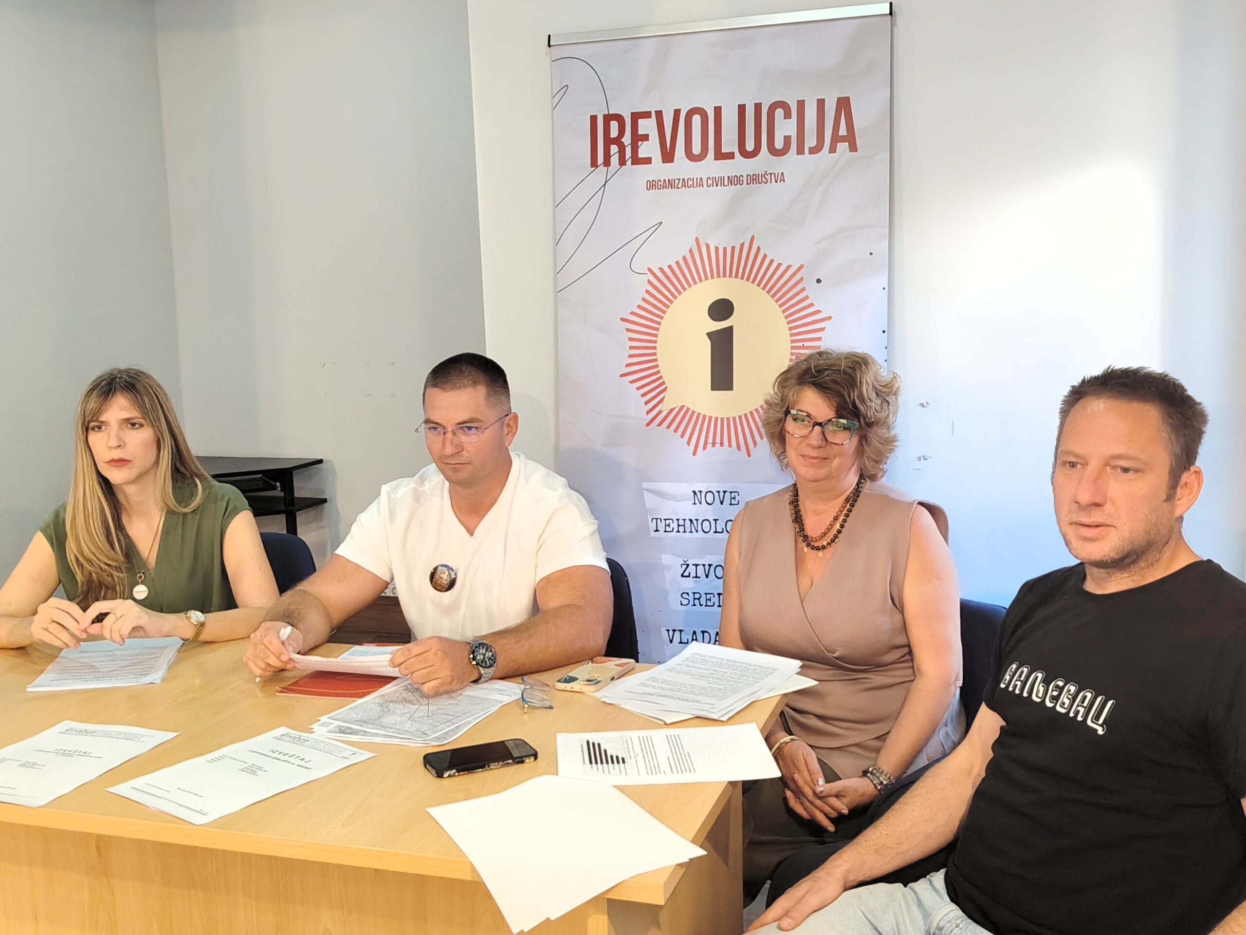 iRevolucija Valjevo (1) iRevolucija Valjevo (1)