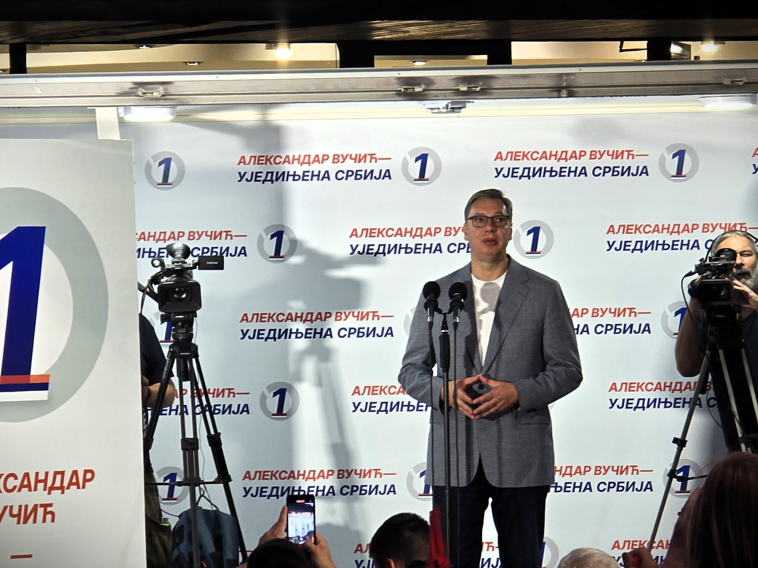 Aleksandar Vučić (4) Aleksandar Vučić (4)